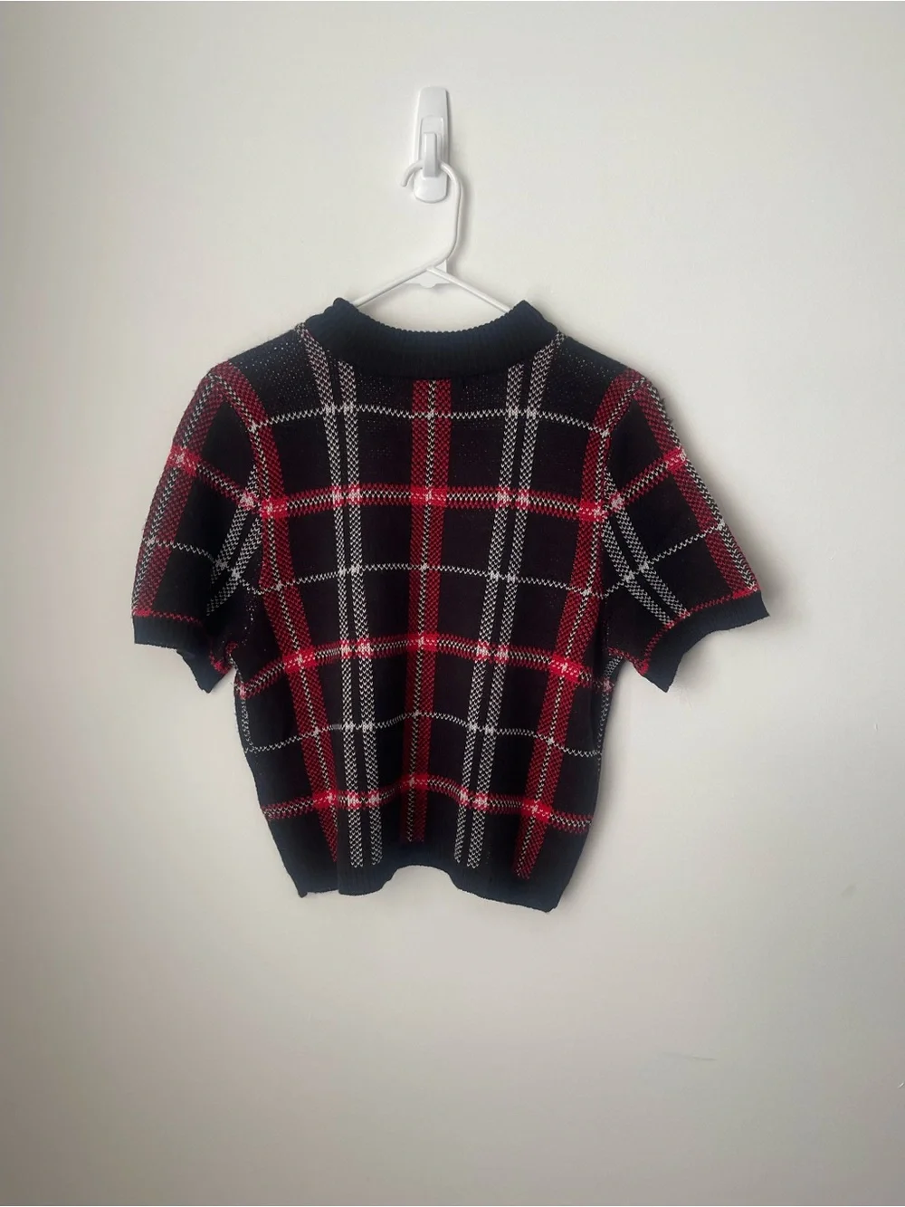 Almost Famous Black, Red and White Knit Sweater Top size 1X